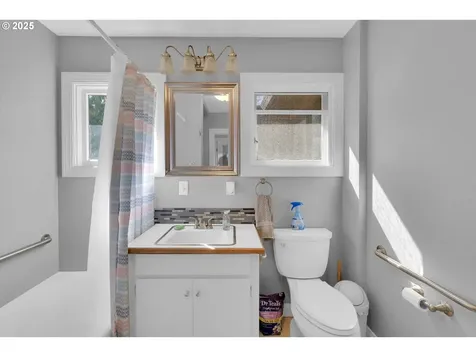 21076 NW Green Mountain Road Banks OR 97106