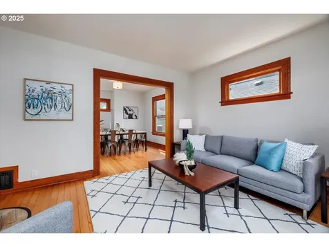 714 SE 35th Avenue Portland OR 97214