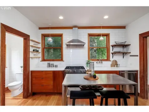 714 SE 35th Avenue Portland OR 97214