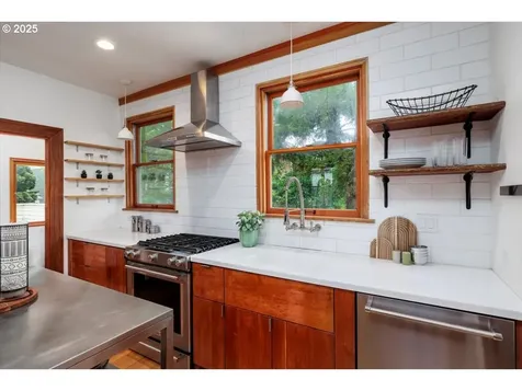 714 SE 35th Avenue Portland OR 97214