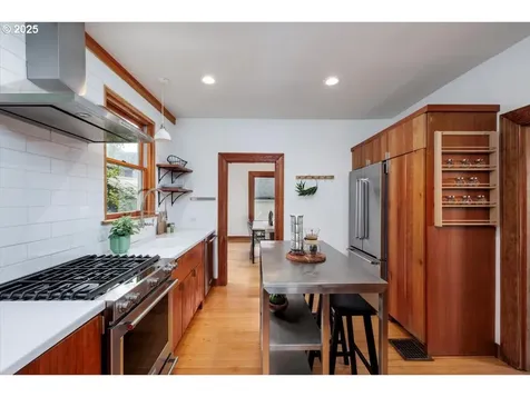714 SE 35th Avenue Portland OR 97214