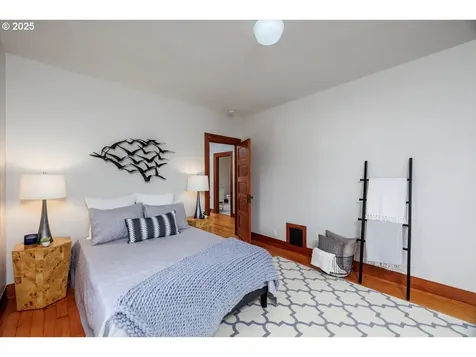714 SE 35th Avenue Portland OR 97214
