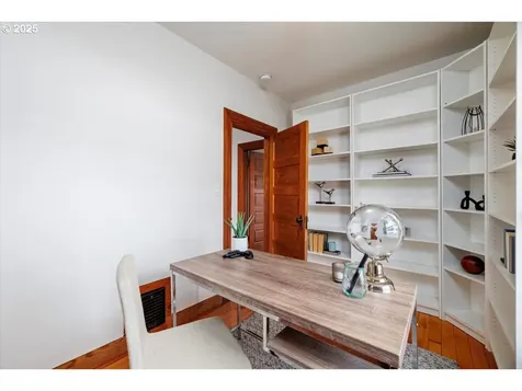 714 SE 35th Avenue Portland OR 97214