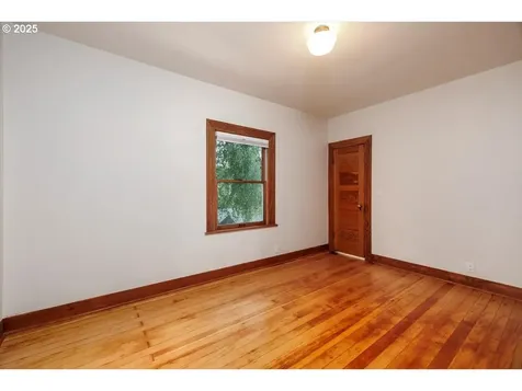 714 SE 35th Avenue Portland OR 97214