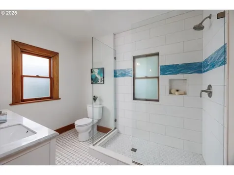 714 SE 35th Avenue Portland OR 97214