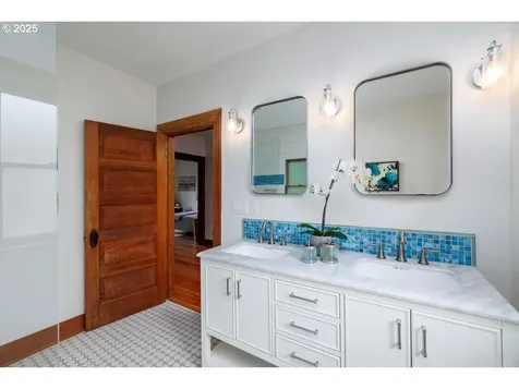 714 SE 35th Avenue Portland OR 97214