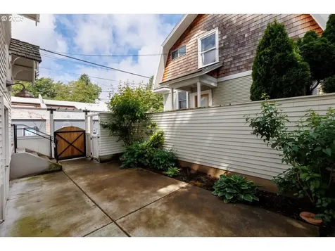 714 SE 35th Avenue Portland OR 97214
