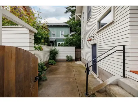 714 SE 35th Avenue Portland OR 97214
