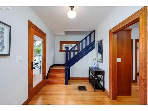 714 SE 35th Avenue Portland OR 97214