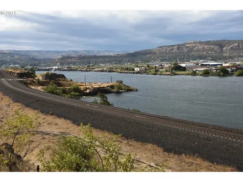 715 Garden Lane Dallesport WA 98617
