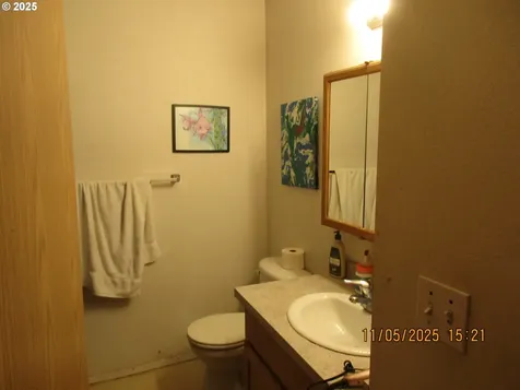 141/143 Fairacres Lane Roseburg OR 97470