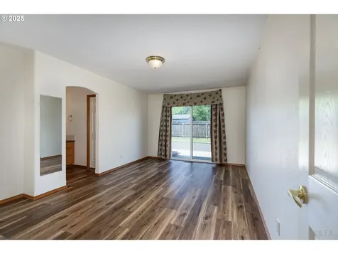 305 Pacific Street Columbia City OR 97018