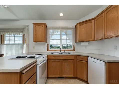 305 Pacific Street Columbia City OR 97018