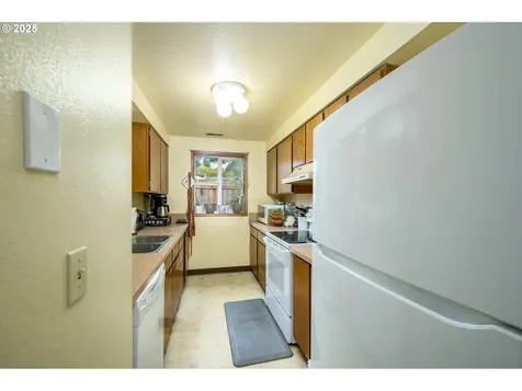 714 S Meridian Street Newberg OR 97132