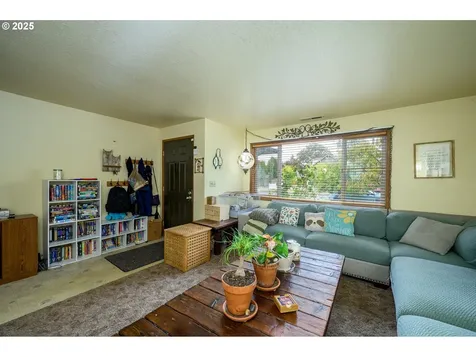714 S Meridian Street Newberg OR 97132
