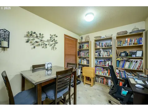 714 S Meridian Street Newberg OR 97132
