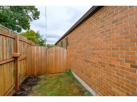 714 S Meridian Street Newberg OR 97132