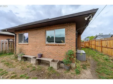 714 S Meridian Street Newberg OR 97132