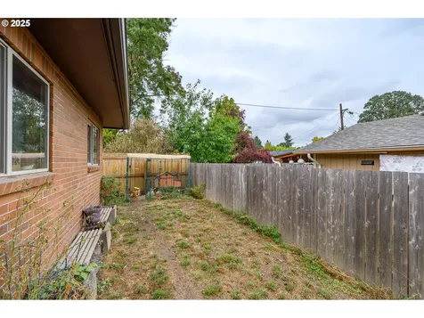714 S Meridian Street Newberg OR 97132