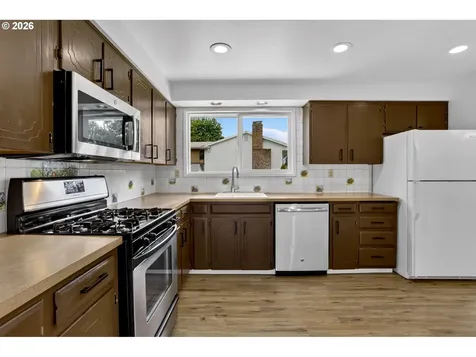 1207 SE 217th Avenue Gresham OR 97030