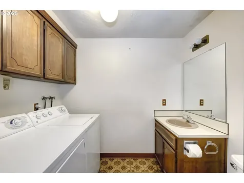 1870 NE Lincoln Street Hillsboro OR 97124