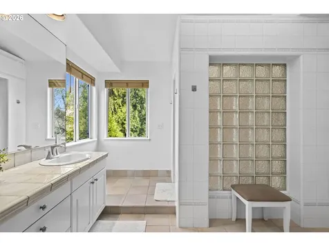 575 NW Queens Court Hillsboro OR 97124