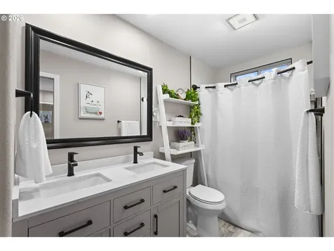 575 NW Queens Court Hillsboro OR 97124