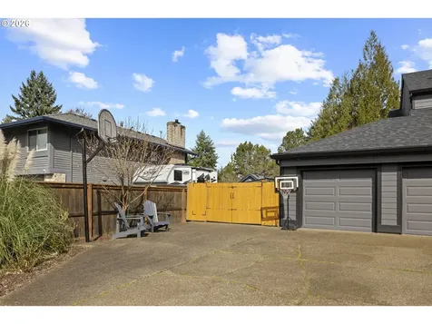 575 NW Queens Court Hillsboro OR 97124