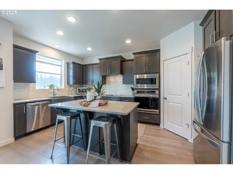 812 NE Wildwood Drive Estacada OR 97023