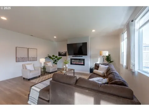 812 NE Wildwood Drive Estacada OR 97023