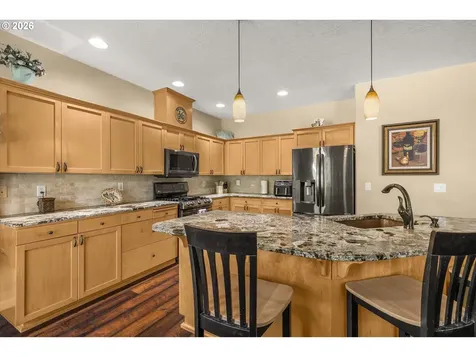 1418 SE 8th Avenue Canby OR 97013