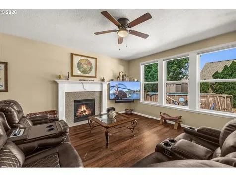 1418 SE 8th Avenue Canby OR 97013