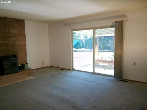 1523 NW Randall Court Roseburg OR 97471