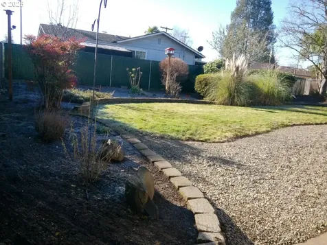 1523 NW Randall Court Roseburg OR 97471