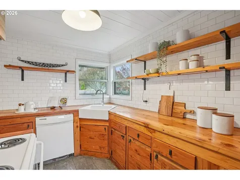 7921 NE Clackamas Street Portland OR 97213
