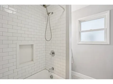 7921 NE Clackamas Street Portland OR 97213