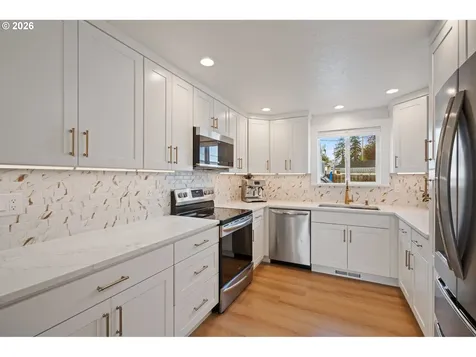 7685 SE Henderson Street Portland OR 97206