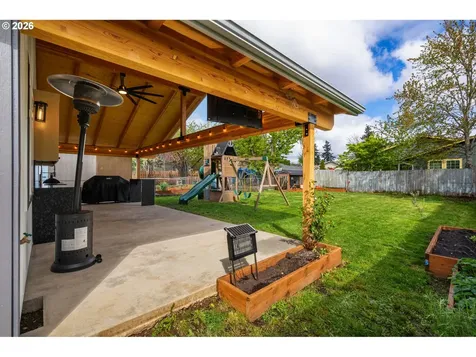 7685 SE Henderson Street Portland OR 97206