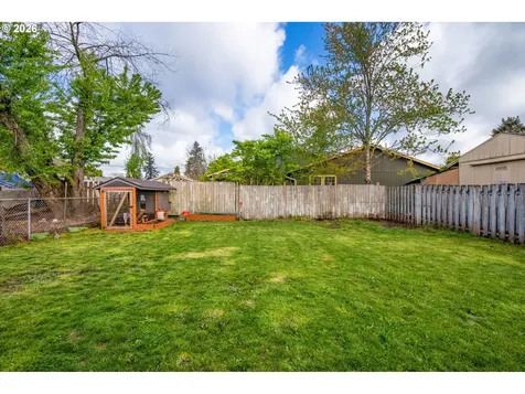 7685 SE Henderson Street Portland OR 97206