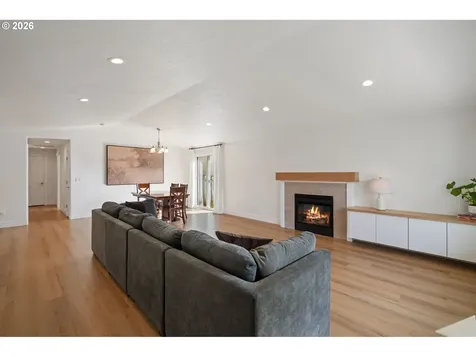 7685 SE Henderson Street Portland OR 97206