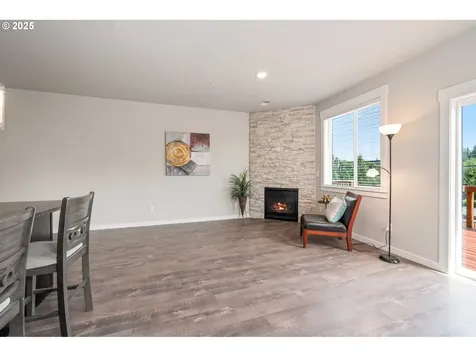 2360 N R Street Washougal WA 98671