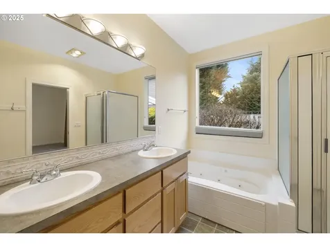 17705 NE 23rd Street Vancouver WA 98684