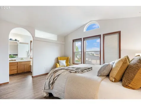 14812 NE Fremont Court Portland OR 97230