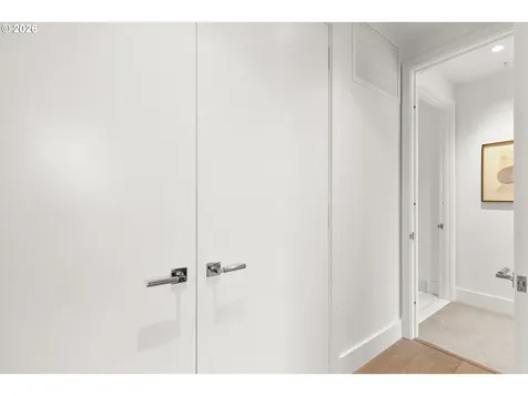 550 SW 10th Avenue Portland OR 97205