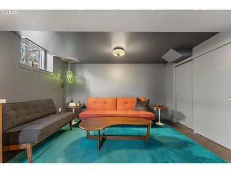 715 SE 62nd Avenue Portland OR 97215