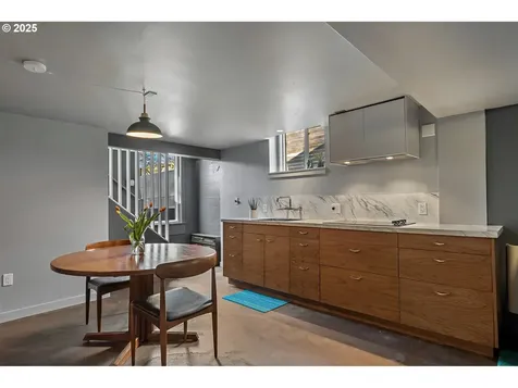 715 SE 62nd Avenue Portland OR 97215