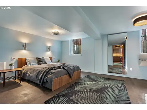 715 SE 62nd Avenue Portland OR 97215
