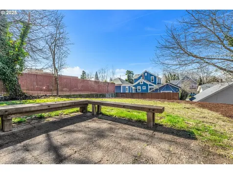 715 SE 62nd Avenue Portland OR 97215