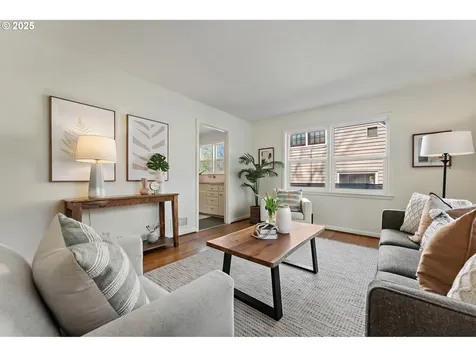 715 SE 62nd Avenue Portland OR 97215