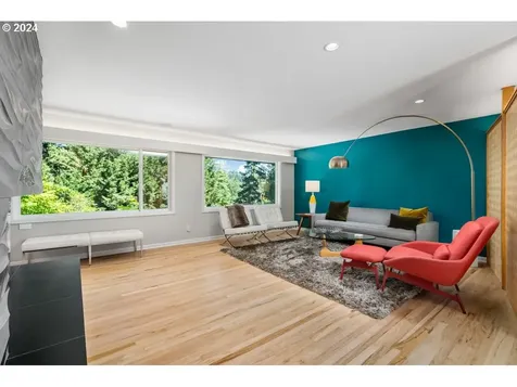 10218 SW 61st Avenue Portland OR 97219